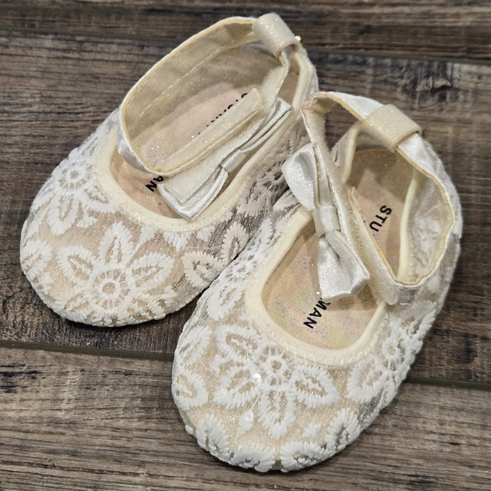 Stuart Weitzman Baby Girls White Floral Lace Bow Crib Shoes Soft Sole Flats